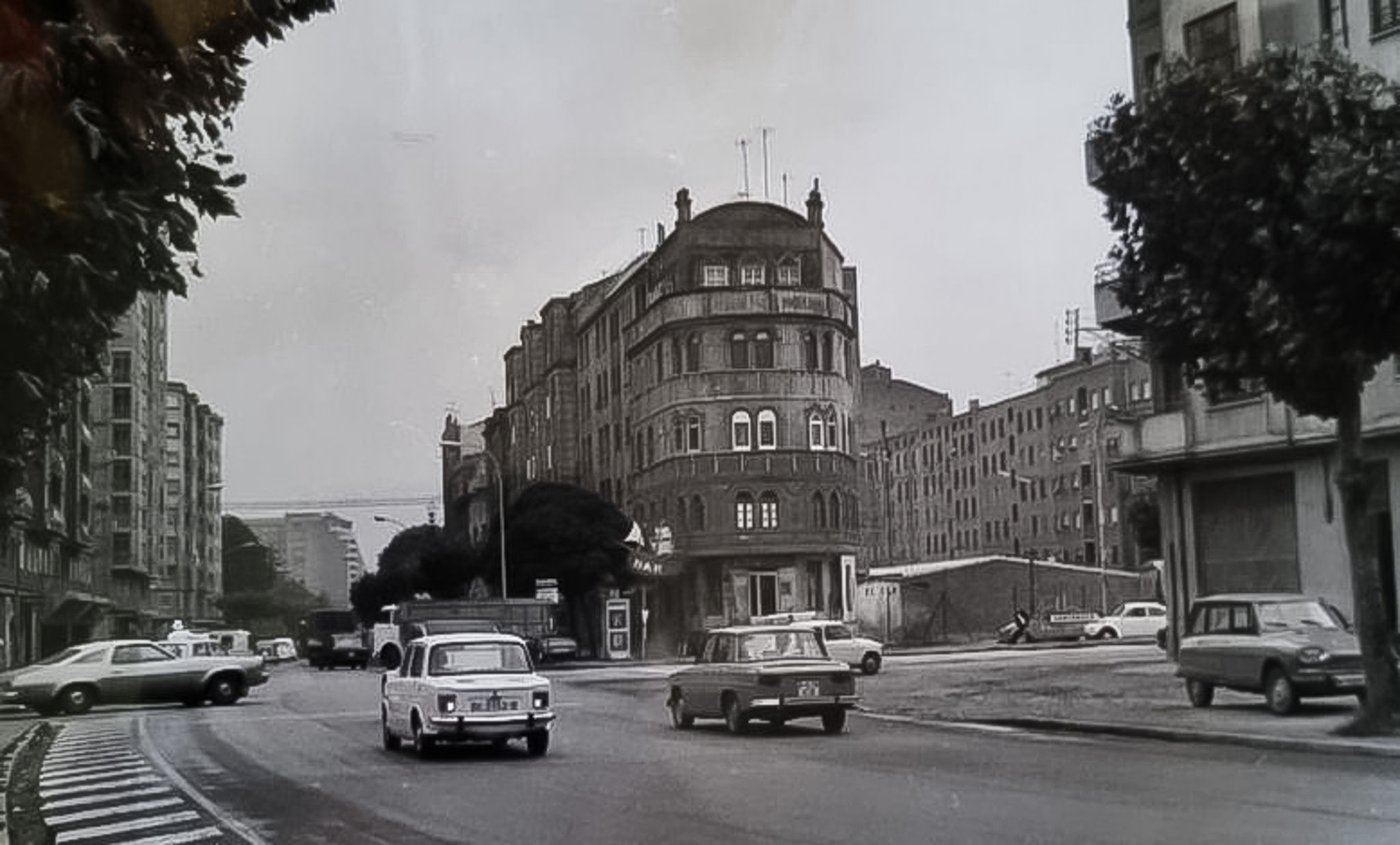 Plaza del Rey y Casa del Barco entre finales de los años 60 y principios de los 70